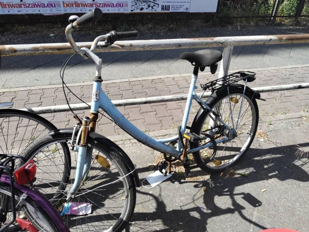 Foto zur Meldung: Abfall - Schrottfahrräder entsorgt