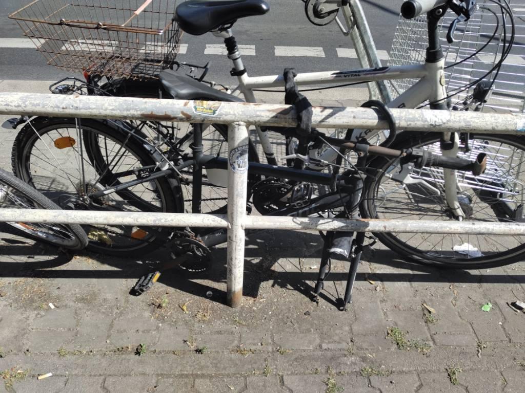 Foto zur Meldung: Abfall - Schrottfahrräder entsorgt