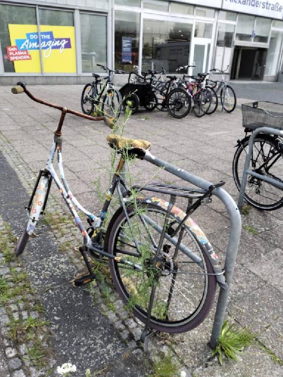 Foto zur Meldung: Abfall - Schrottfahrräder liste