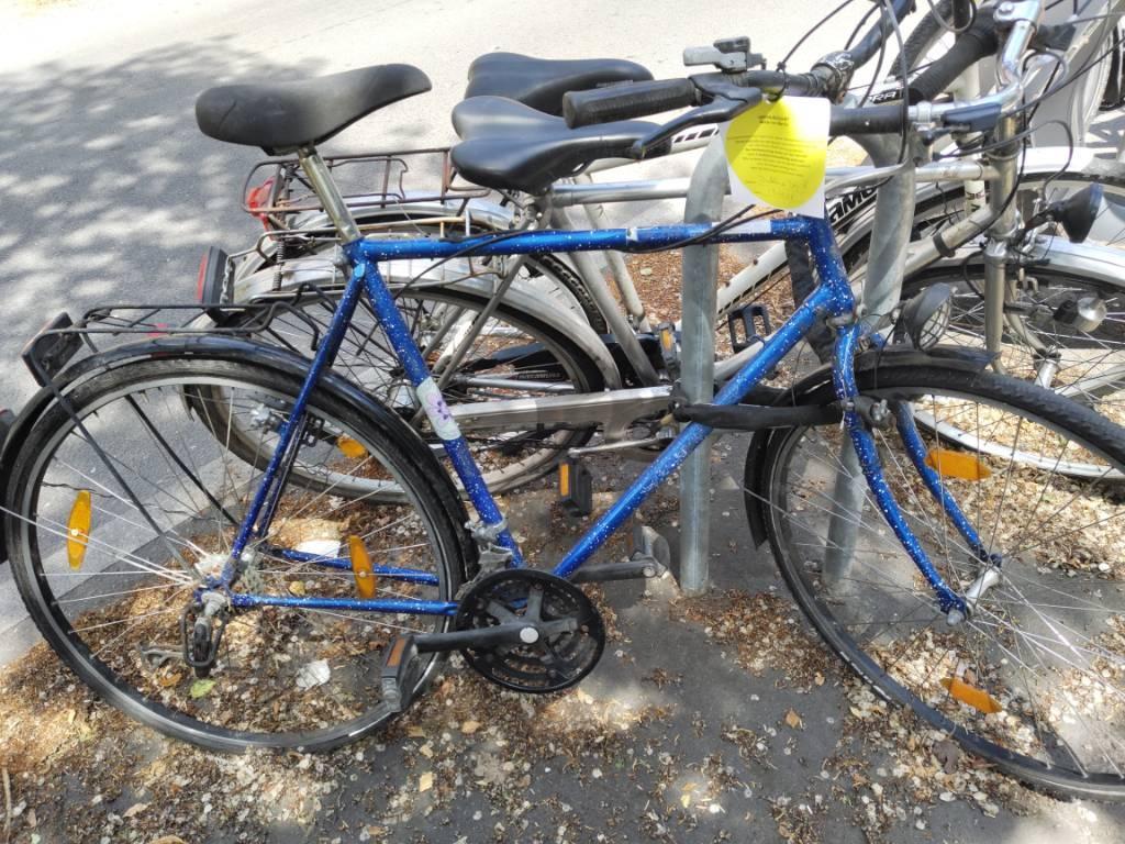 Foto zur Meldung: Abfall - Schrottfahrräder liste