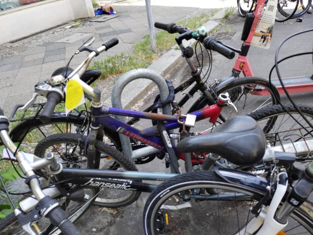 Foto zur Meldung: Abfall - Schrottfahrräder liste