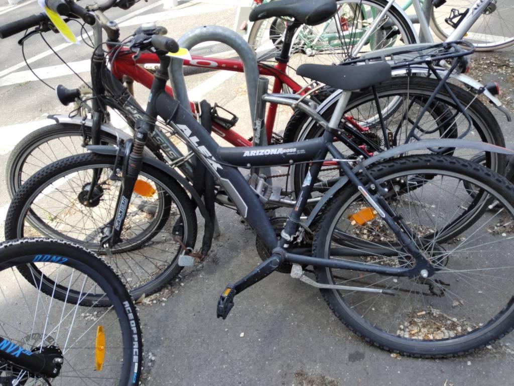 Foto zur Meldung: Abfall - Schrottfahrräder liste