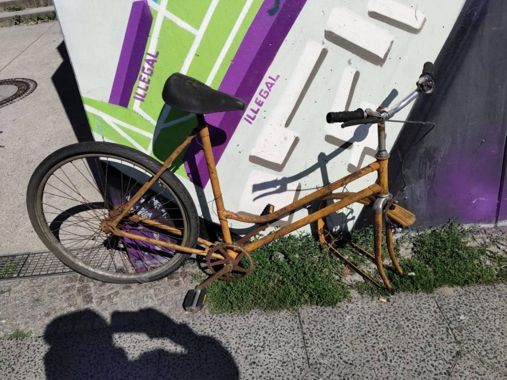 Foto zur Meldung: Abfall - Schrottfahrräder entsorgt