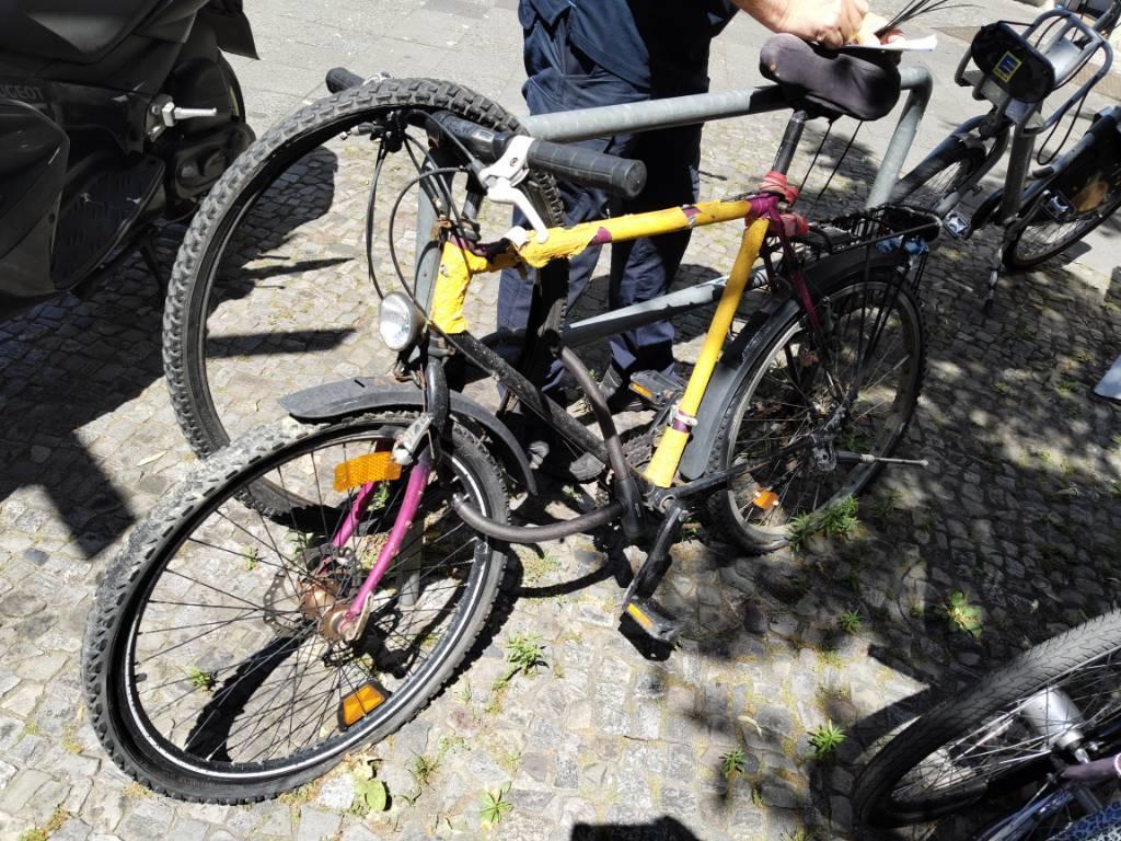 Foto zur Meldung: Abfall - Schrottfahrräder liste