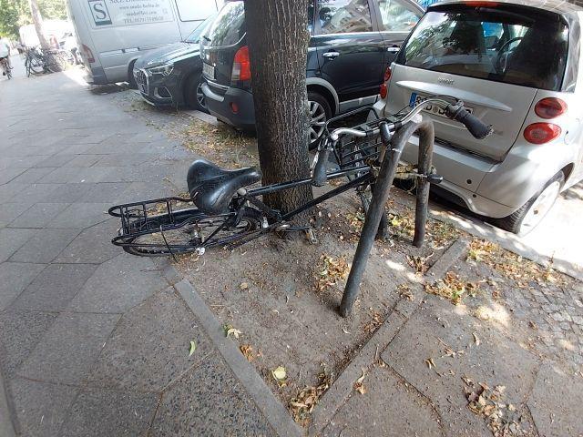 Foto zur Meldung: Abfall - Schrottfahrräder pr.