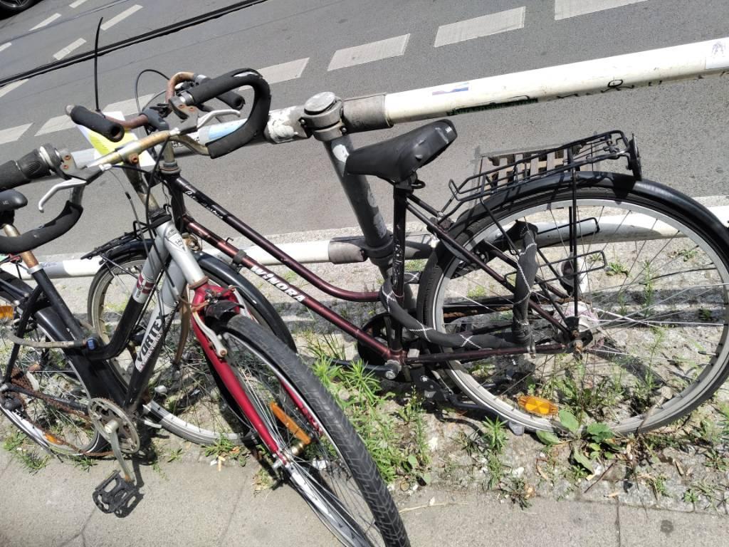 Foto zur Meldung: Abfall - Schrottfahrräder liste