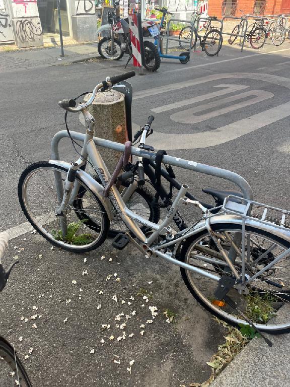 Foto zur Meldung: Abfall - Schrottfahrräder pr.