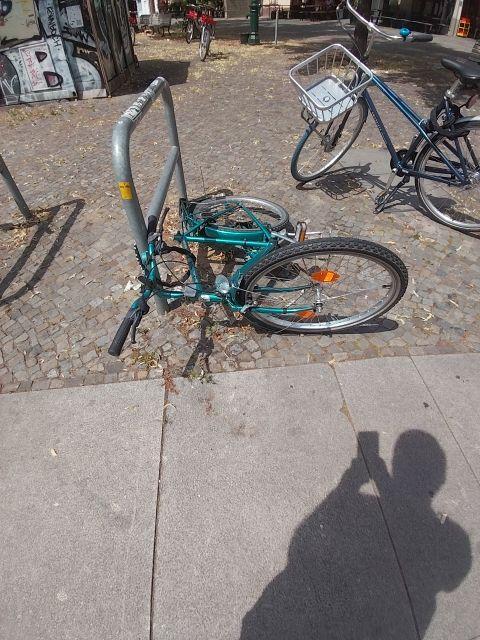 Foto zur Meldung: Abfall - Schrottfahrräder pr.