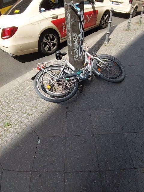 Foto zur Meldung: Abfall - Schrottfahrräder pr.