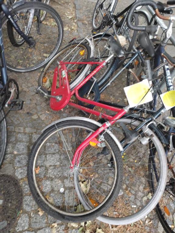 Foto zur Meldung: Abfall - Schrottfahrräder liste