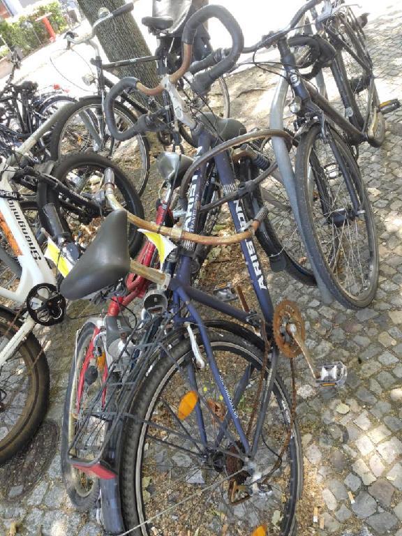 Foto zur Meldung: Abfall - Schrottfahrräder liste