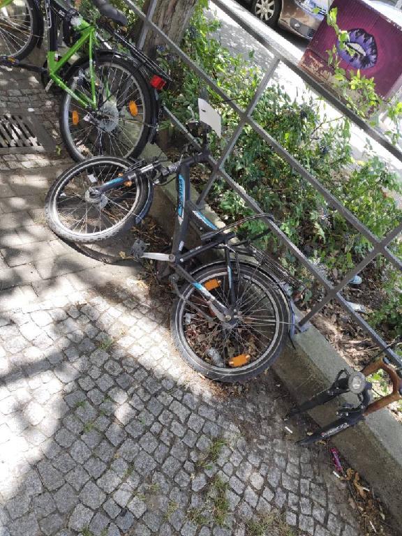Foto zur Meldung: Abfall - Schrottfahrräder liste