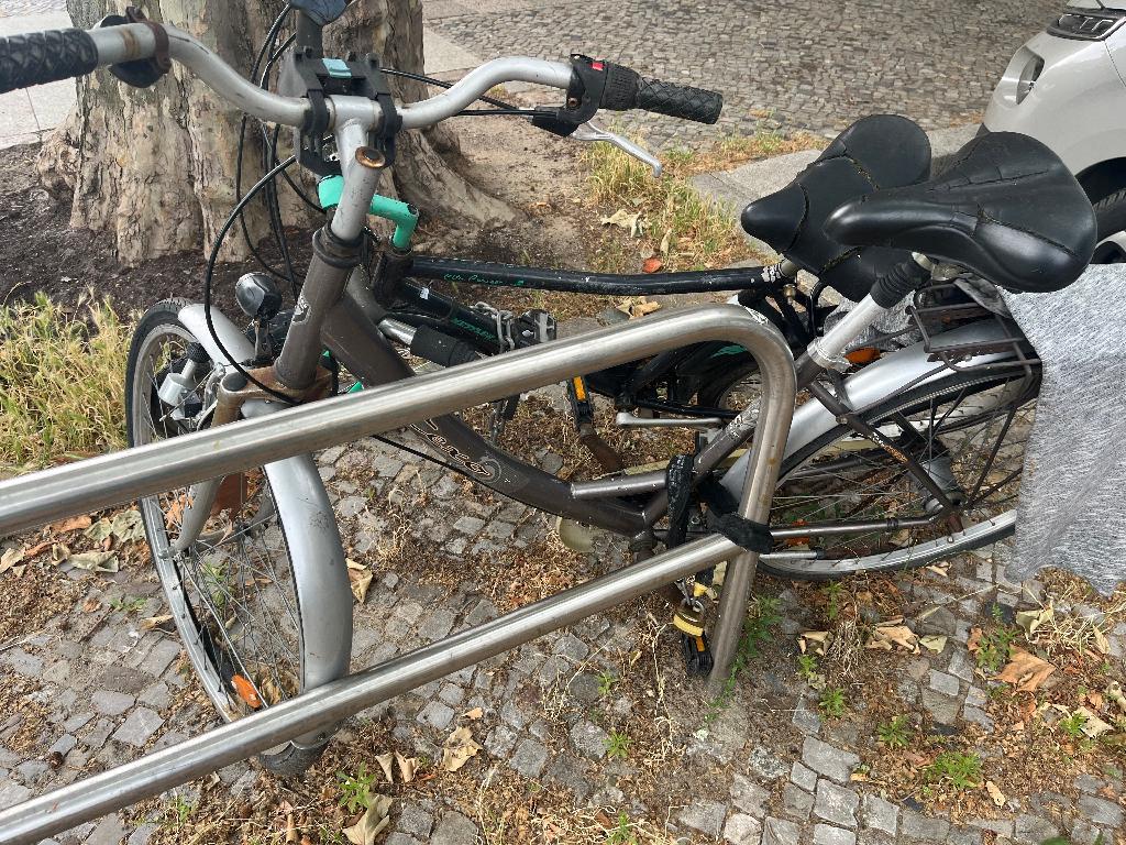 Foto zur Meldung: Abfall - Schrottfahrräder