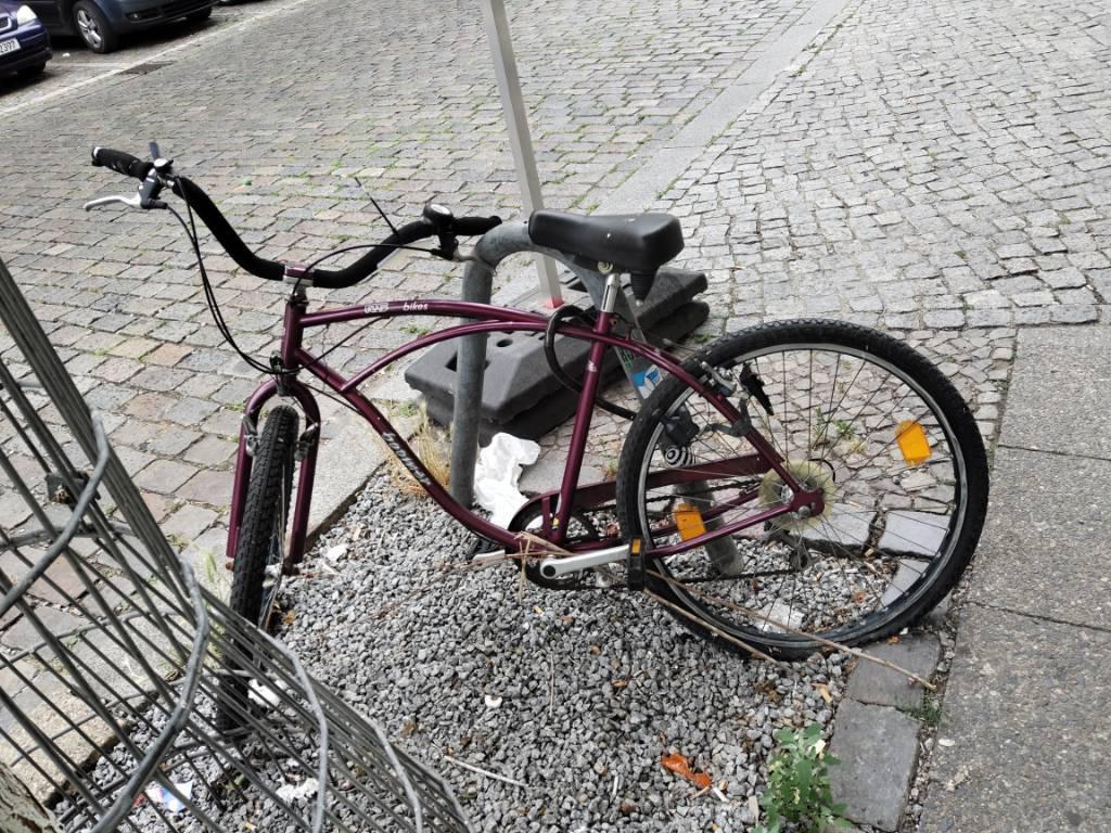 Foto zur Meldung: Abfall - Schrottfahrräder liste