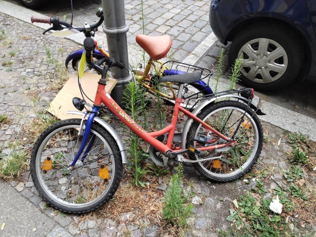 Foto zur Meldung: Abfall - Schrottfahrräder liste