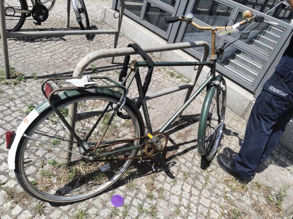 Foto zur Meldung: Abfall - Schrottfahrräder