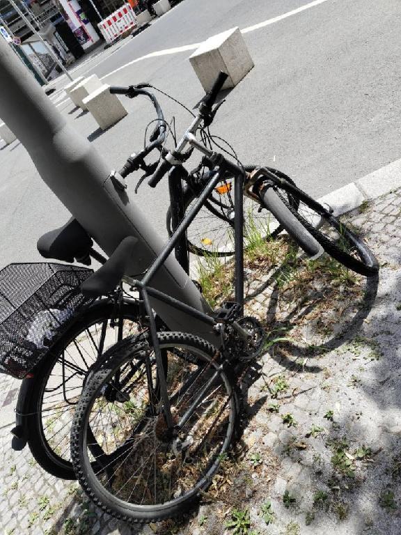 Foto zur Meldung: Abfall - Schrottfahrräder liste
