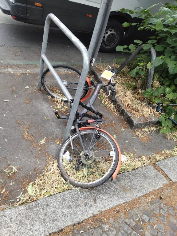 Foto zur Meldung: Abfall - Schrottfahrräder