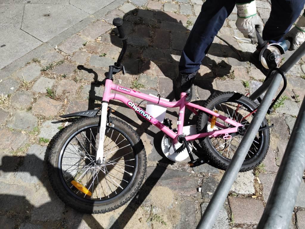 Foto zur Meldung: Abfall - Schrottfahrräder entsorgt