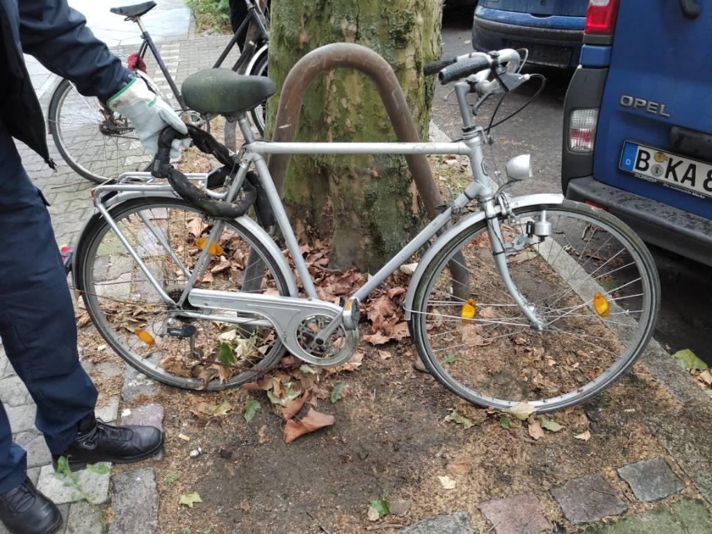 Foto zur Meldung: Abfall - Schrottfahrräder entsorgt