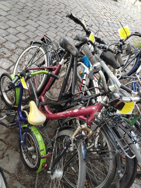 Foto zur Meldung: Abfall - Schrottfahrräder liste