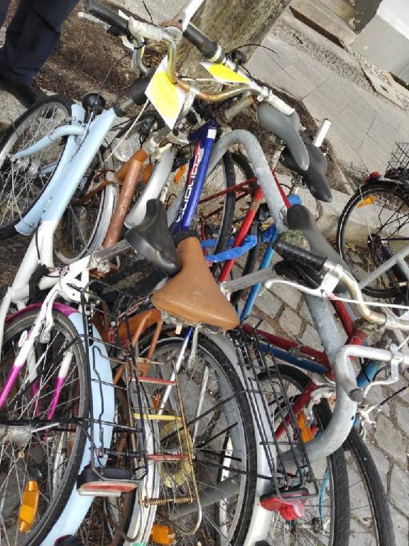 Foto zur Meldung: Abfall - Schrottfahrräder liste