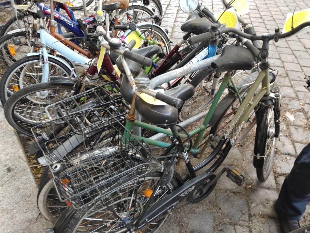 Foto zur Meldung: Abfall - Schrottfahrräder liste