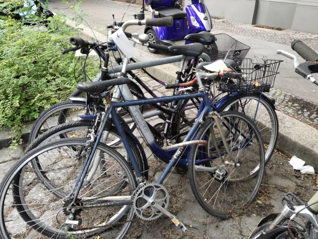 Foto zur Meldung: Abfall - Schrottfahrräder liste