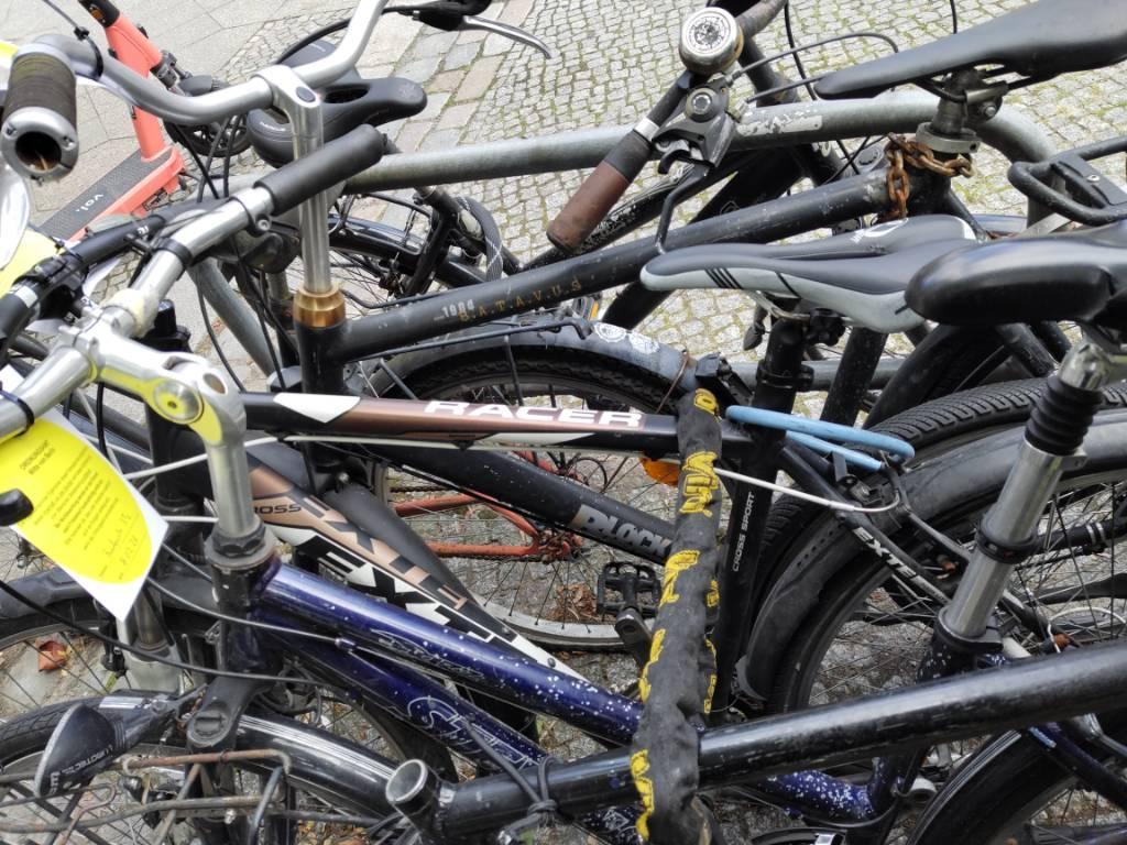 Foto zur Meldung: Abfall - Schrottfahrräder liste