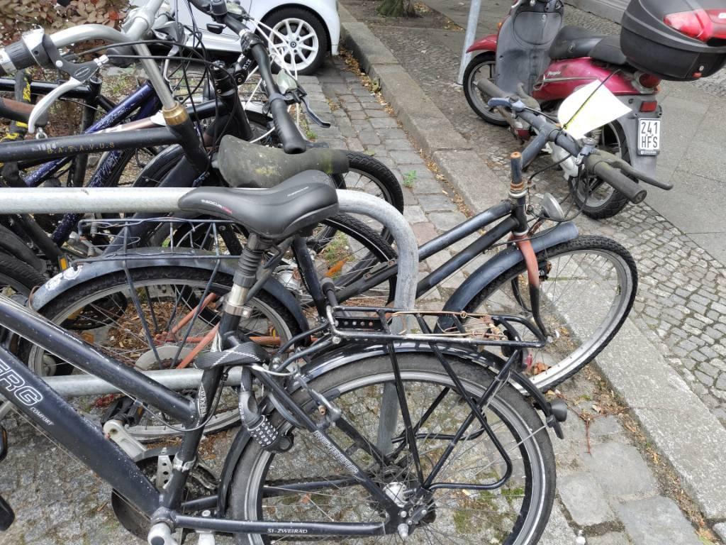 Foto zur Meldung: Abfall - Schrottfahrräder