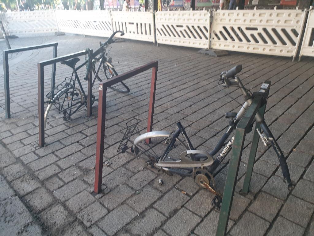 Foto zur Meldung: Abfall - Schrottfahrräder pr.