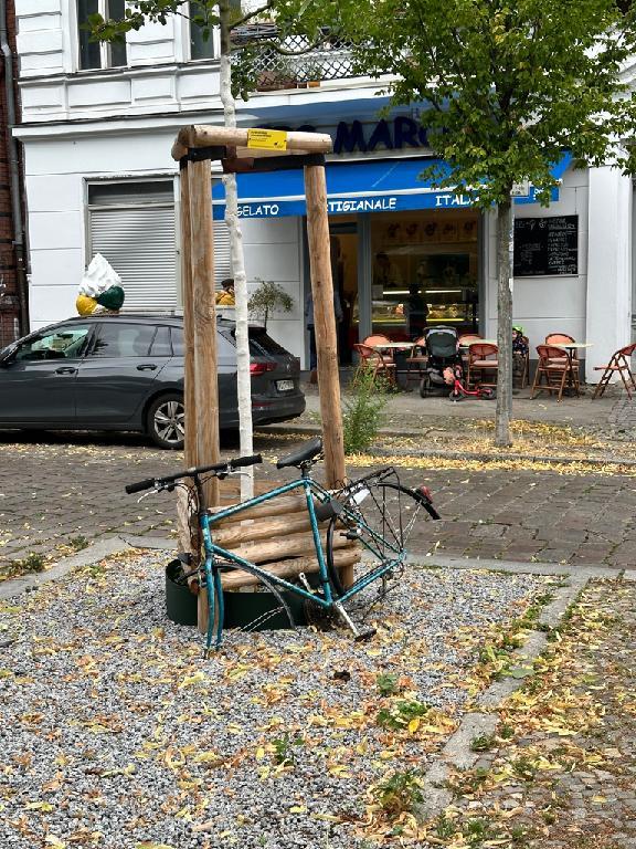Foto zur Meldung: Abfall - Schrottfahrräder