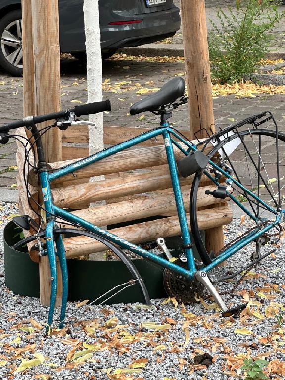 Foto zur Meldung: Abfall - Schrottfahrräder