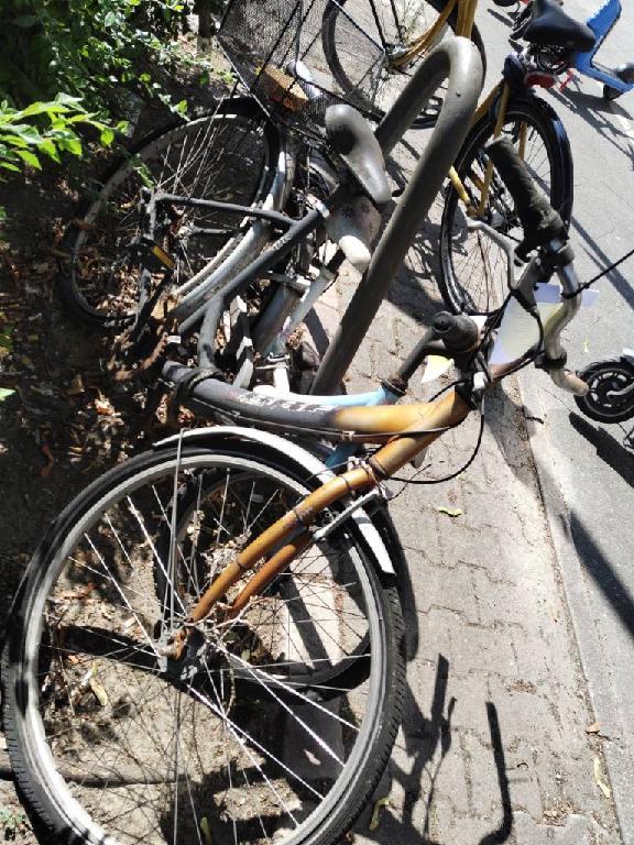Foto zur Meldung: Abfall - Schrottfahrräder liste