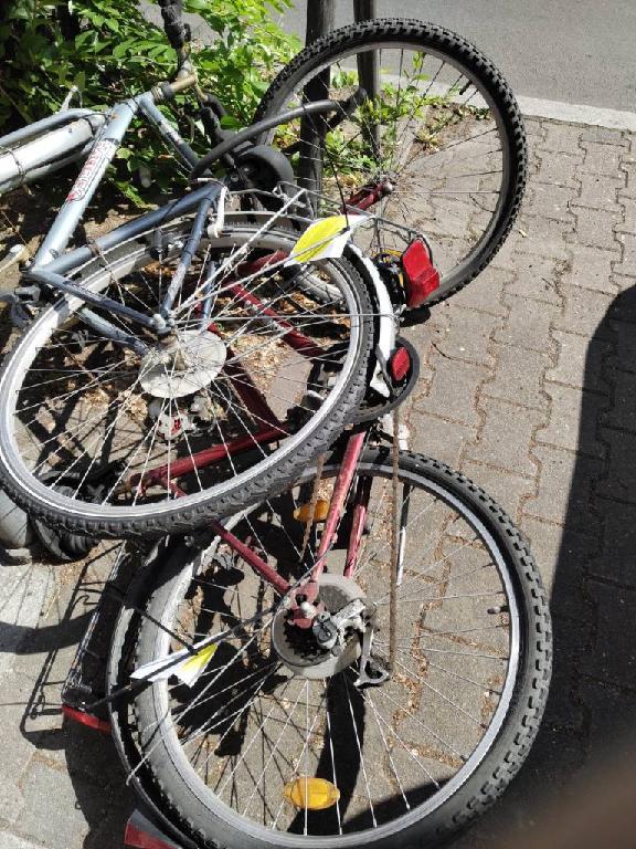Foto zur Meldung: Abfall - Schrottfahrräder liste