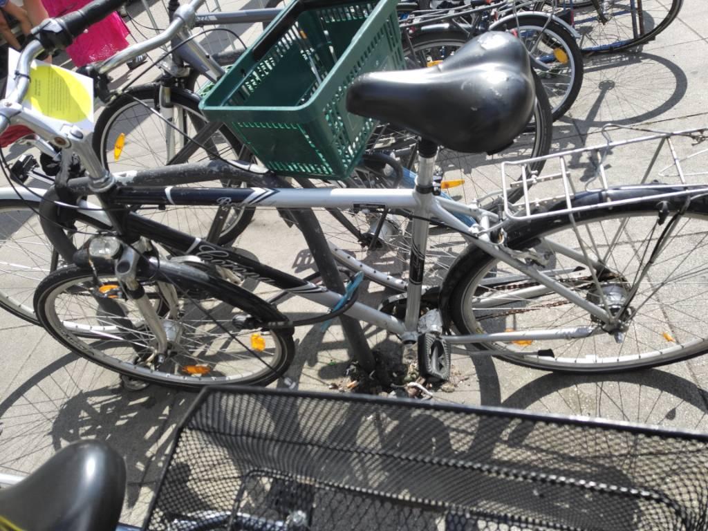 Foto zur Meldung: Abfall - Schrottfahrräder