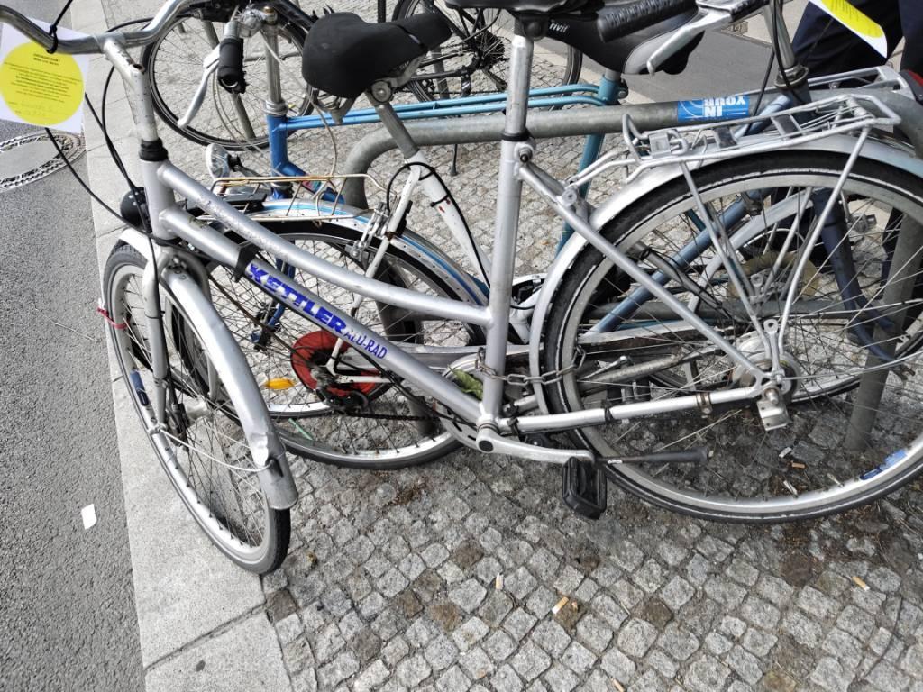 Foto zur Meldung: Abfall - Schrottfahrräder
