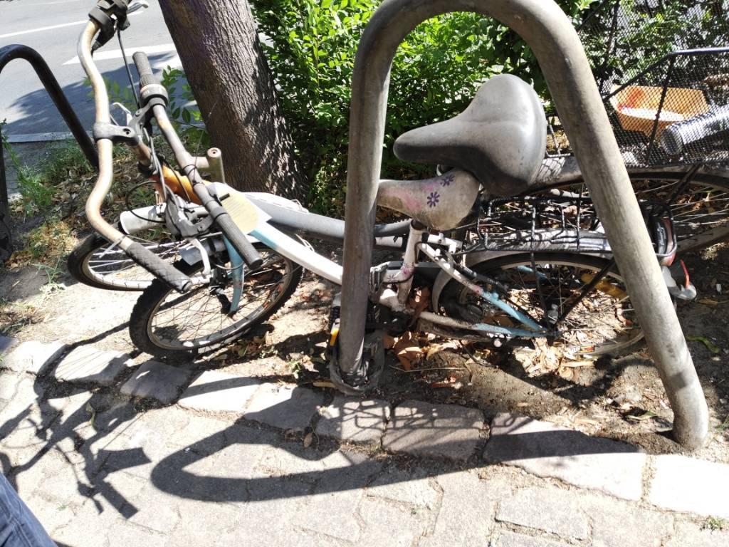 Foto zur Meldung: Abfall - Schrottfahrräder liste