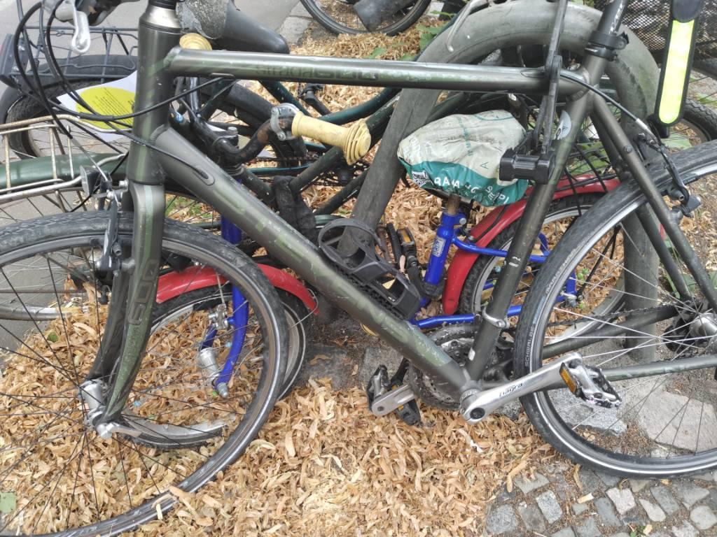 Foto zur Meldung: Abfall - Schrottfahrräder liste