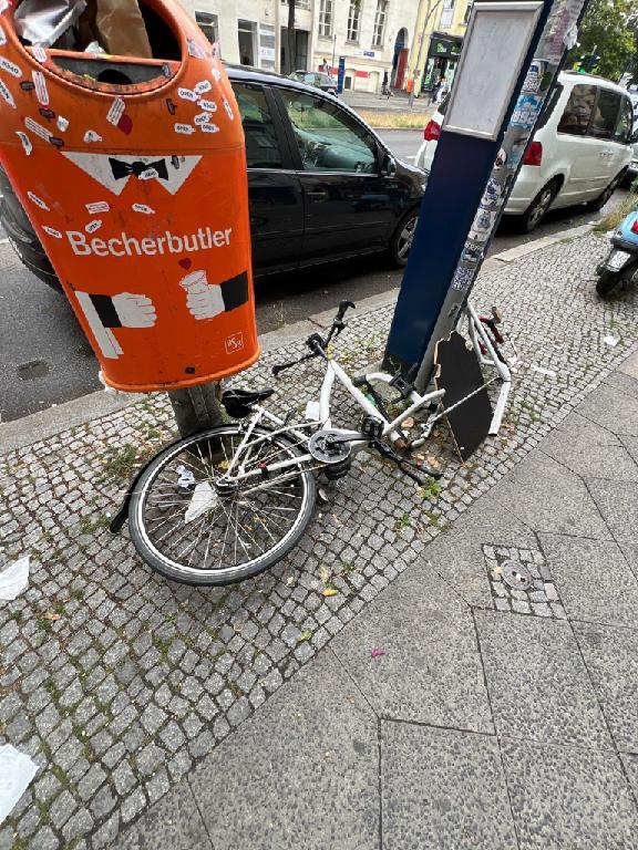 Foto zur Meldung: Abfall - Schrottfahrräder liste