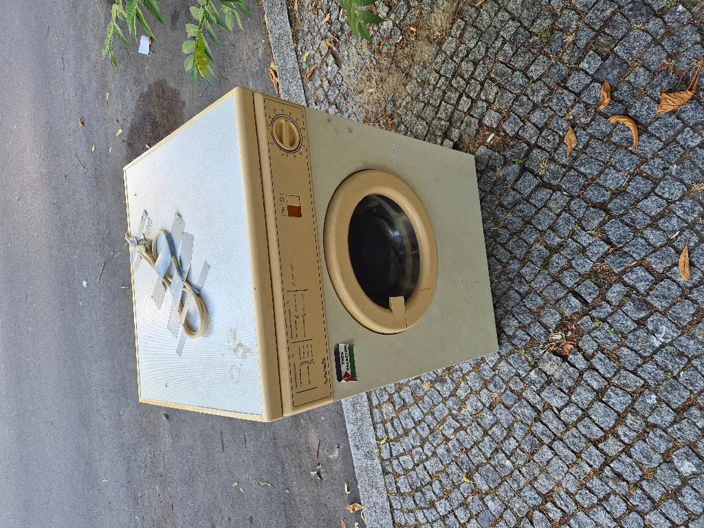 Foto zur Meldung: Abfall - Elektroschrott