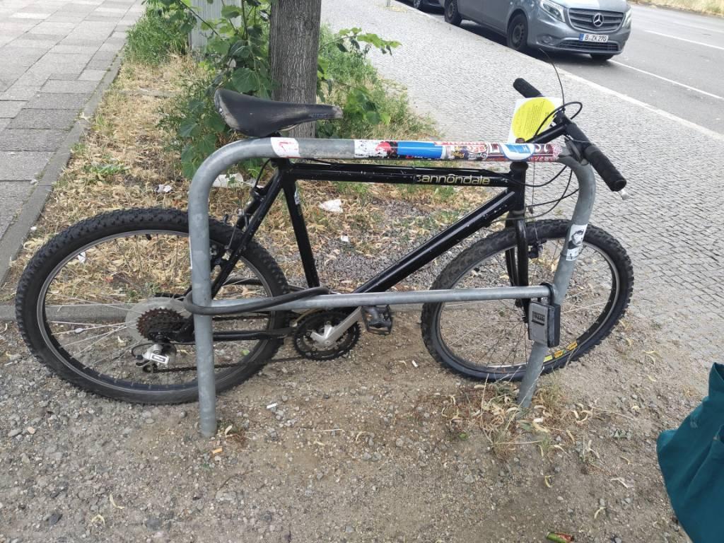 Foto zur Meldung: Abfall - Schrottfahrräder