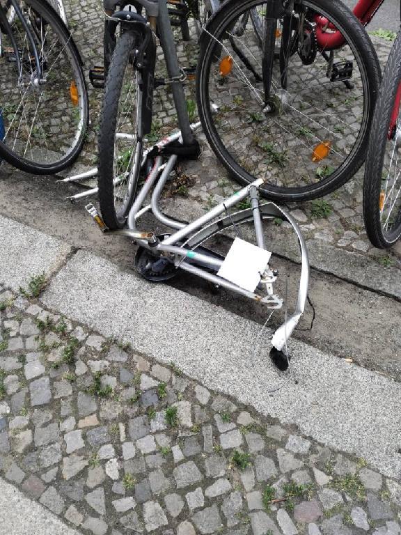 Foto zur Meldung: Abfall - Schrottfahrräder liste