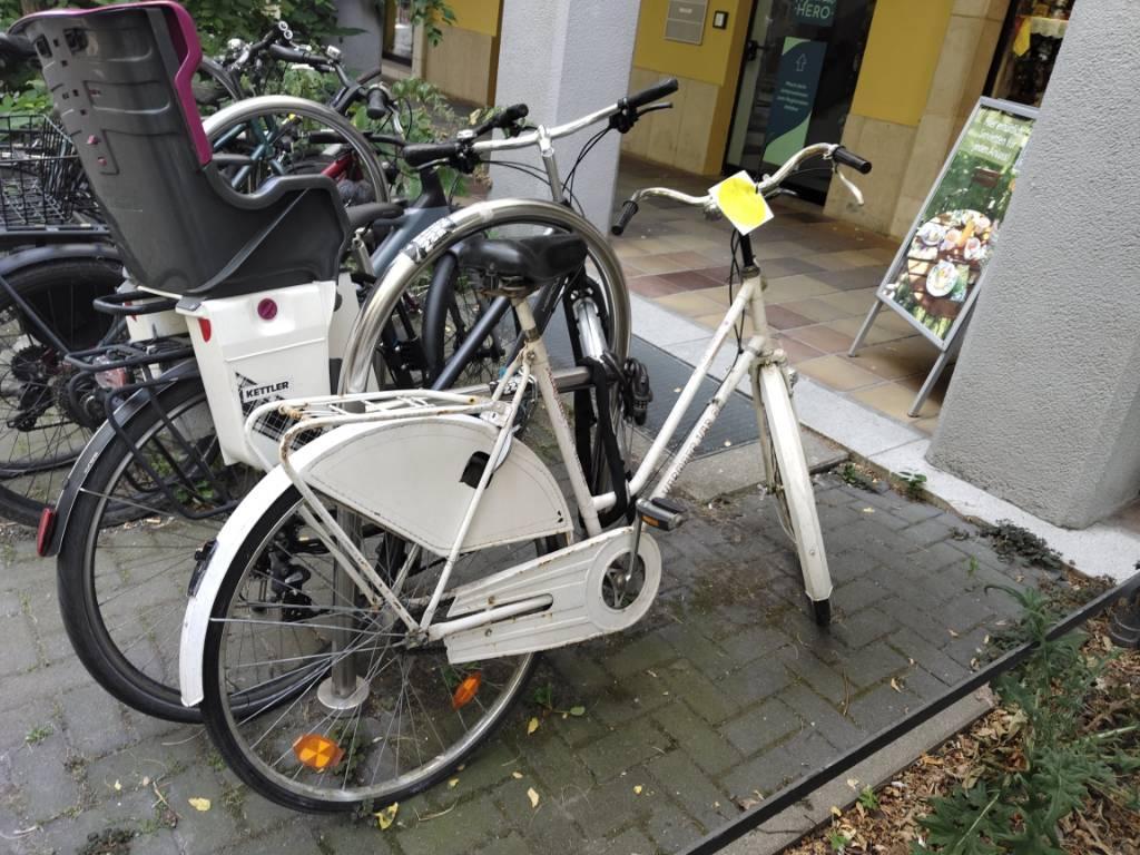 Foto zur Meldung: Abfall - Schrottfahrräder liste