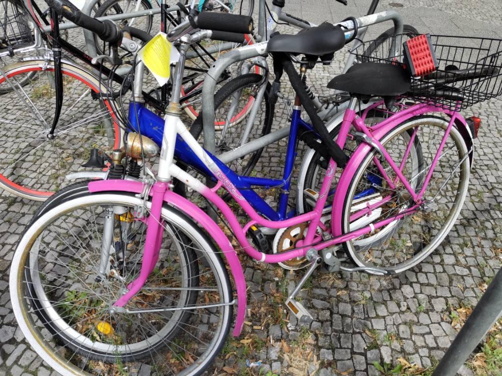 Foto zur Meldung: Abfall - Schrottfahrräder entsorgt