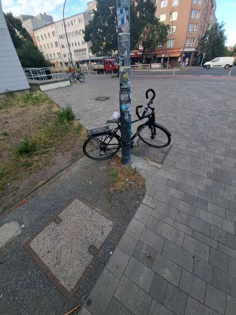 Foto zur Meldung: Abfall - Schrottfahrräder