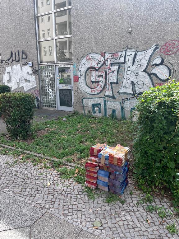 Foto zur Meldung: Illegal abgelegte Prospekte