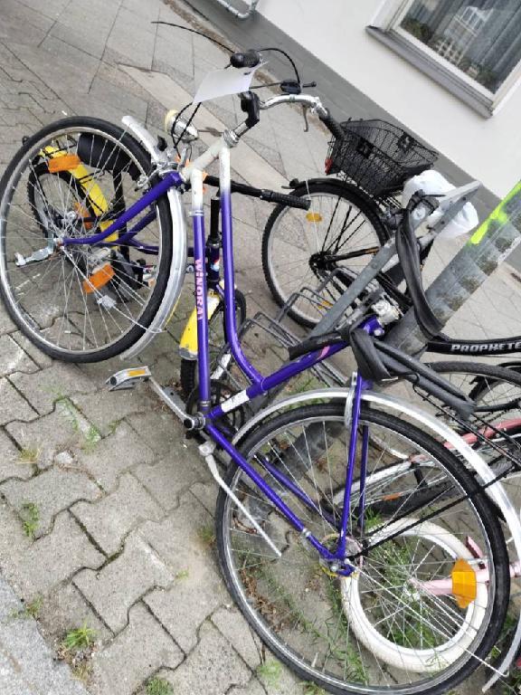 Foto zur Meldung: Abfall - Schrottfahrräder liste