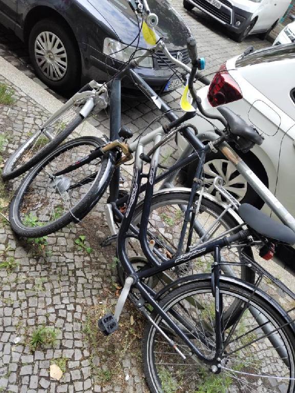 Foto zur Meldung: Abfall - Schrottfahrräder liste