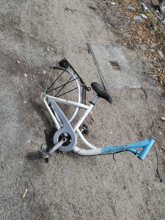Foto zur Meldung: Abfall - Schrottfahrräder entsorgt